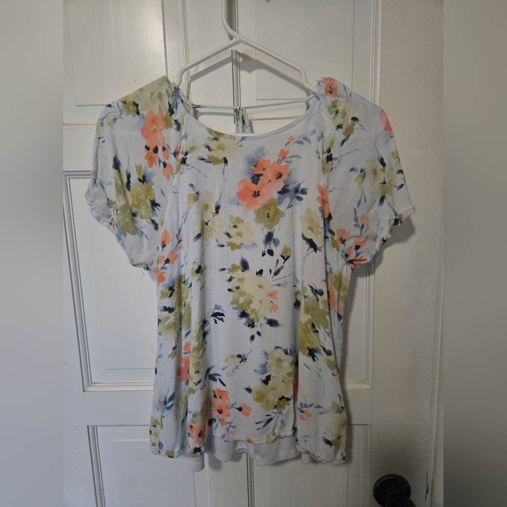 3 For $15 Women’s White Floral Short Sleeve Top - Lightweight Summer Tee